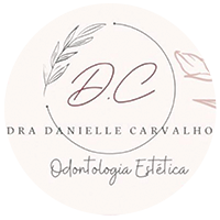 Dra. Danielle Carvalho — Odontologia Estética